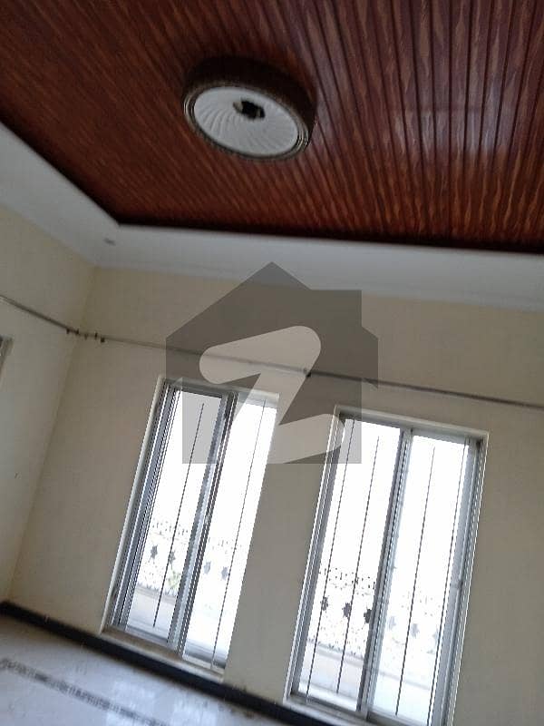 Uper porshon for rent gass available Uper porshon for rent gass available
