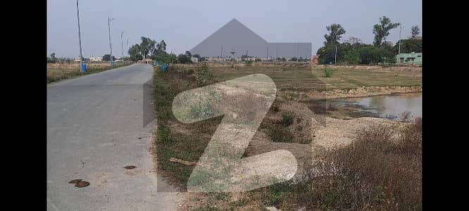 ڈی ایچ اے فیز9 پریزم - بلاک ای ڈی ایچ اے فیز9 پریزم,ڈی ایچ اے ڈیفینس,لاہور میں 1 کنال رہائشی پلاٹ 1.5 کروڑ میں برائے فروخت۔ ڈی ایچ اے فیز9 پریزم - بلاک ای ڈی ایچ اے فیز9 پریزم,ڈی ایچ اے ڈیفینس,لاہور میں 1 کنال رہائشی پلاٹ 1.5 کروڑ میں برائے فروخت۔
