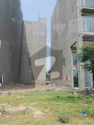 ڈی ایچ اے فیز 8 - بلاک زیڈ 1 ڈی ایچ اے فیز 8,ڈیفنس (ڈی ایچ اے),لاہور میں 8 مرلہ کمرشل پلاٹ 6.0 کروڑ میں برائے فروخت۔ ڈی ایچ اے فیز 8 - بلاک زیڈ 1 ڈی ایچ اے فیز 8,ڈیفنس (ڈی ایچ اے),لاہور میں 8 مرلہ کمرشل پلاٹ 6.0 کروڑ میں برائے فروخت۔