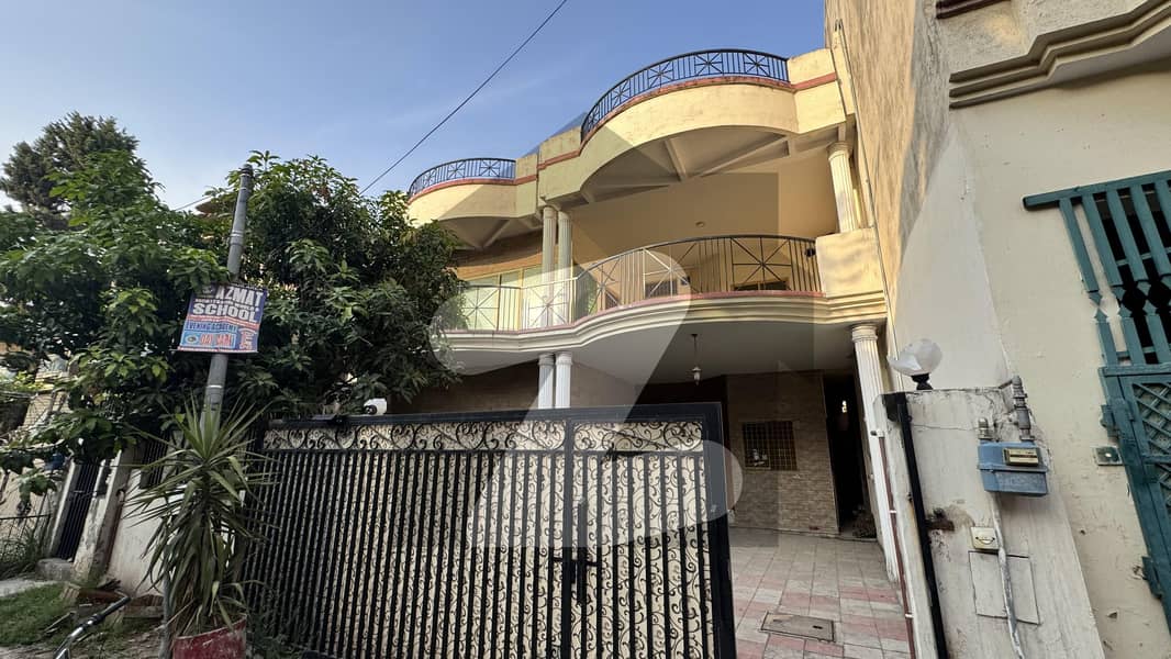 10 Marla Old Solid Construction House Jan Colony