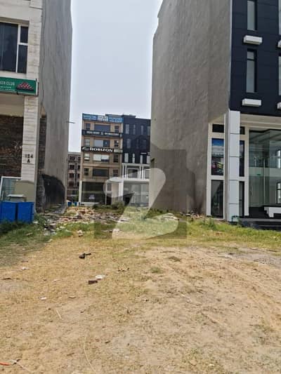 ڈی ایچ اے فیز 8 - بلاک بی ڈی ایچ اے فیز 8,ڈیفنس (ڈی ایچ اے),لاہور میں 8 مرلہ کمرشل پلاٹ 11.5 کروڑ میں برائے فروخت۔ ڈی ایچ اے فیز 8 - بلاک بی ڈی ایچ اے فیز 8,ڈیفنس (ڈی ایچ اے),لاہور میں 8 مرلہ کمرشل پلاٹ 11.5 کروڑ میں برائے فروخت۔