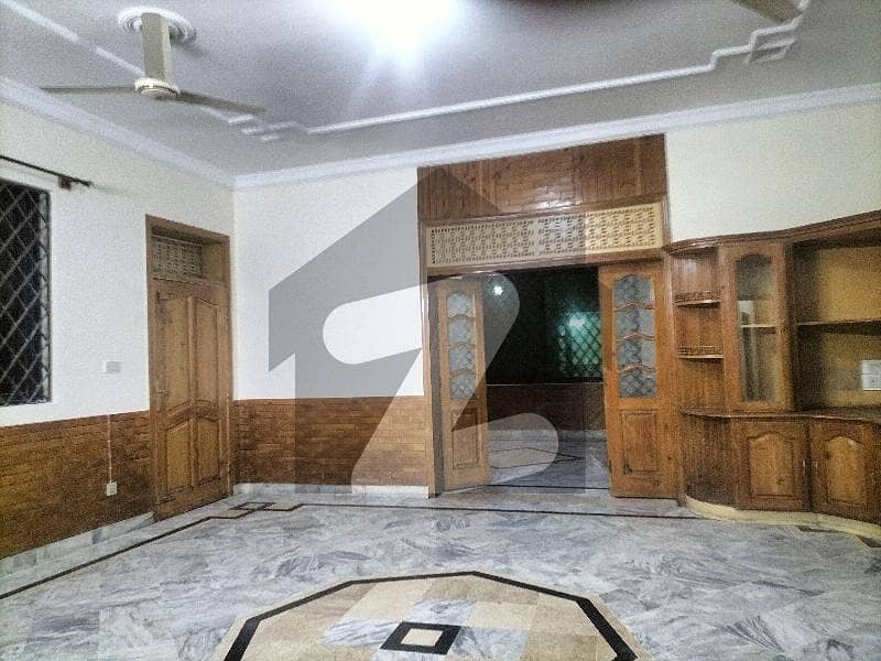 G-11/4 Upper portion 3bed Servent Sapred Gate G-11/4 Upper portion 3bed Servent Sapred Gate