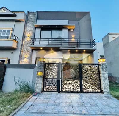 5 Marla Brand New House For Sale EE Block Near Park