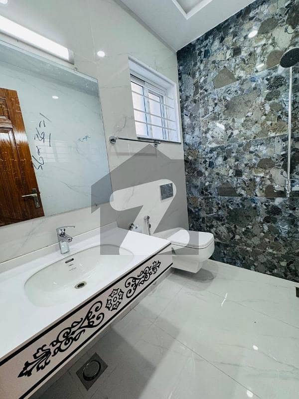 House is available for sale on ideal location of Islamabad House is available for sale on ideal location of Islamabad