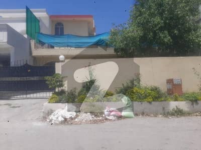 G-9/3,Big Street Pindi Face Old House For Sale