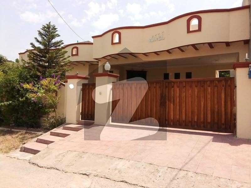 1 Kanal Beautiful House For Sale 1 Kanal Beautiful House For Sale