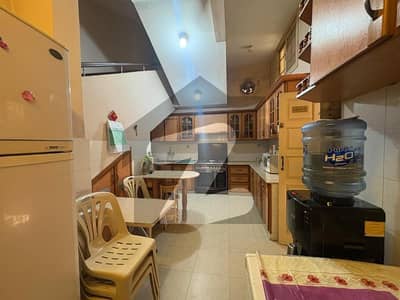 نارتھ ناظم آباد ۔ بلاک سی نارتھ ناظم آباد,کراچی میں 6 کمروں کا 8 مرلہ مکان 5.6 کروڑ میں برائے فروخت۔