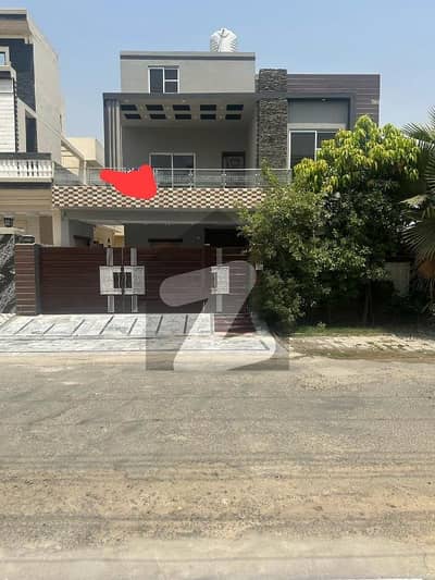 Central Park 10 marla slightly use house available for sale prime location gas meter install. . . . Central Park 10 marla slightly use house available for sale prime location gas meter install. . . .