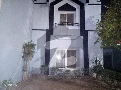 ایڈن ویلیو ہومز - بلاک اے ایڈن ویلیو ہومز,ایڈن,لاہور میں 3 کمروں کا 10 مرلہ مکان 1.05 لاکھ میں کرایہ پر دستیاب ہے۔
