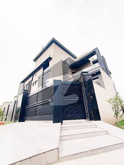 10 MARLA BRAND NEW MODERN AND CORNER HOUSE WITH ELEGANT FRONT ELEVATION AVAILABLE FOR SALE IN UET SOCIETY 10 MARLA BRAND NEW MODERN AND CORNER HOUSE WITH ELEGANT FRONT ELEVATION AVAILABLE FOR SALE IN UET SOCIETY