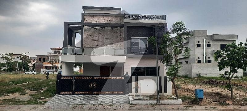 10 Marla Brand New House For sale 10 Marla Brand New House For sale