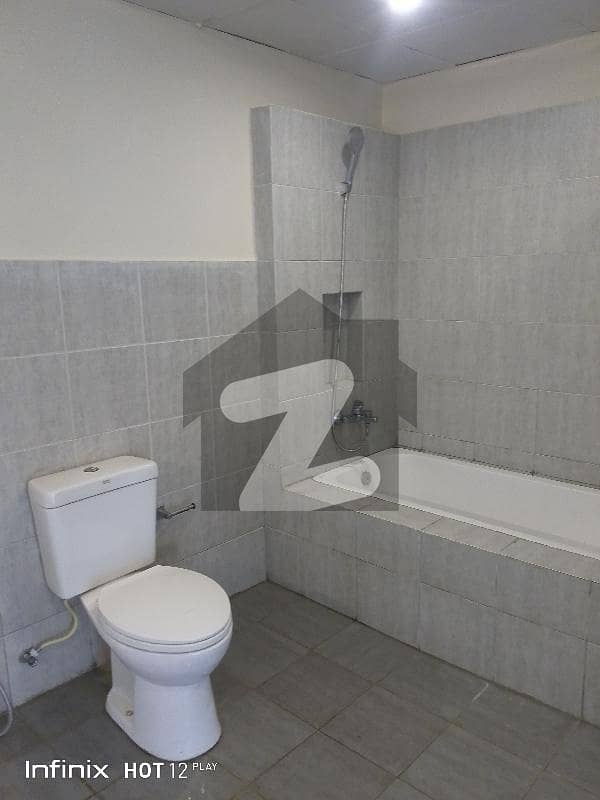 Lower portion with 3 bedrooms Lower portion with 3 bedrooms