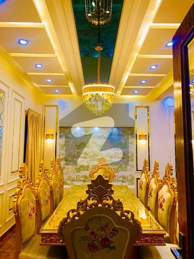 1 KANAL BRAND NEW ULTRA MODERN DESIGN HOUSE AVAILABLE FOR SALE