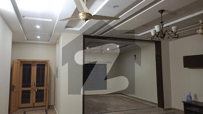 Lower Portion Available For Rent In Media Town Lower Portion Available For Rent In Media Town