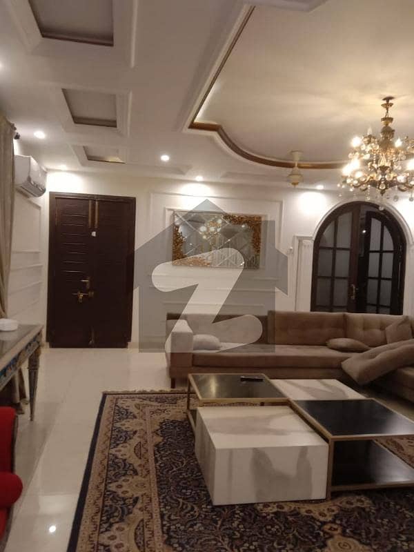 بحریہ ٹاؤن لاہور میں 6 کمروں کا 2 کنال مکان 6.0 لاکھ میں کرایہ پر دستیاب ہے۔ بحریہ ٹاؤن لاہور میں 6 کمروں کا 2 کنال مکان 6.0 لاکھ میں کرایہ پر دستیاب ہے۔