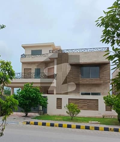 *G,10/1- 14 MARLA UPPER PORTIONS FOR RENT 3 BED ATTACHED BATH DD TILE FLOOR BEST LOCATION NAYER TO PARK MOSQUE MARKET RENT RENT 1,20,000*