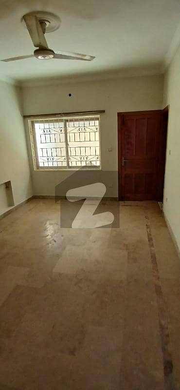 30*50 cda transfer house available in g-9/3 30*50 cda transfer house available in g-9/3