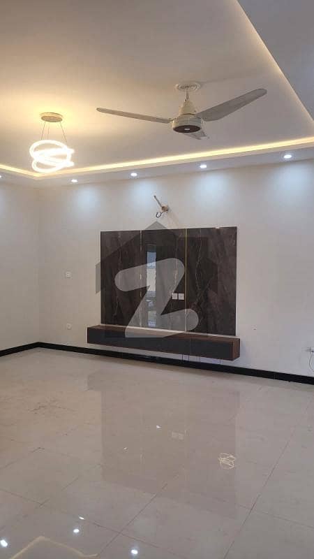 10 Marla House Ideally Situated In Bahria Enclave 10 Marla House Ideally Situated In Bahria Enclave