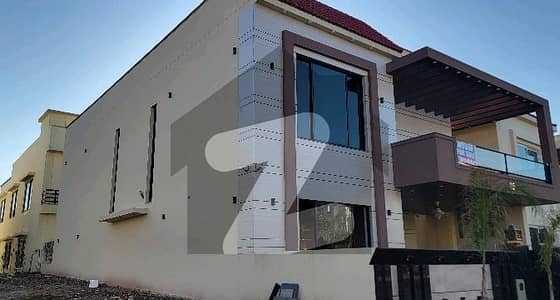 12 Marla House In Only Rs. 72000000