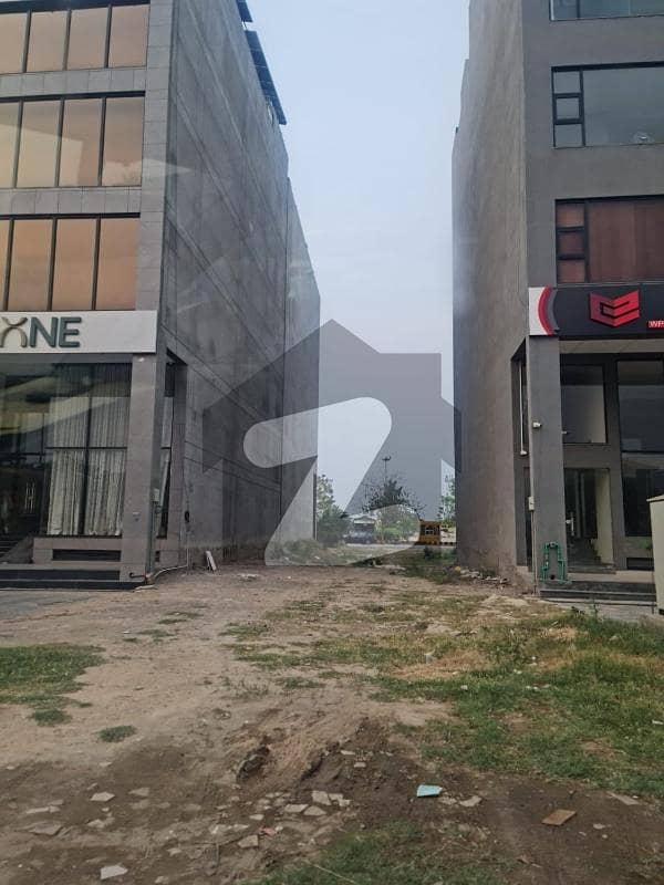 ڈی ایچ اے فیز 8 - بلاک اے ڈی ایچ اے فیز 8,ڈیفنس (ڈی ایچ اے),لاہور میں 8 مرلہ کمرشل پلاٹ 19.0 کروڑ میں برائے فروخت۔ ڈی ایچ اے فیز 8 - بلاک اے ڈی ایچ اے فیز 8,ڈیفنس (ڈی ایچ اے),لاہور میں 8 مرلہ کمرشل پلاٹ 19.0 کروڑ میں برائے فروخت۔