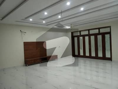 1 Kanal Luxury House Available For Sale.