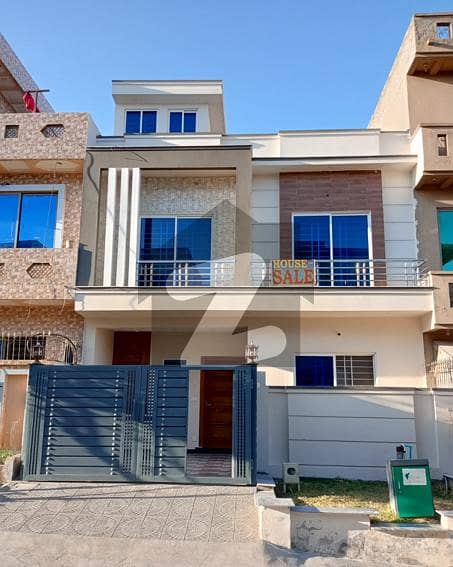 G-13 25x40 Brand New Double Story House G-13 25x40 Brand New Double Story House