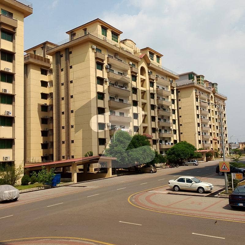10 MARLA 3 BEDROOM APARTMENT AVAILABLE FOR RENT 10 MARLA 3 BEDROOM APARTMENT AVAILABLE FOR RENT