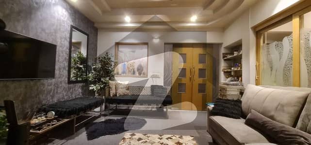 کیولری ایکسٹینشن لاہور میں 3 کمروں کا 1 کنال مکان 5.5 کروڑ میں برائے فروخت۔