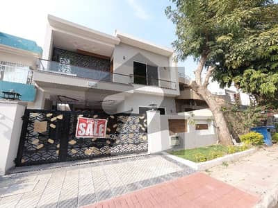 Gorgeous Prime Location 10 Marla House For sale Available In Bahria Town Phase 2