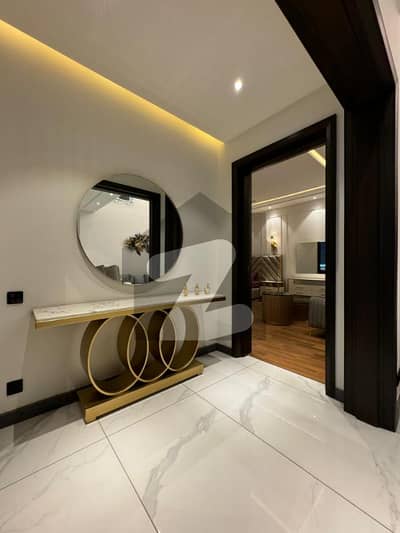1 KANAL LUXURY FURNISH HOUSE AVAILABLE FOR SALE