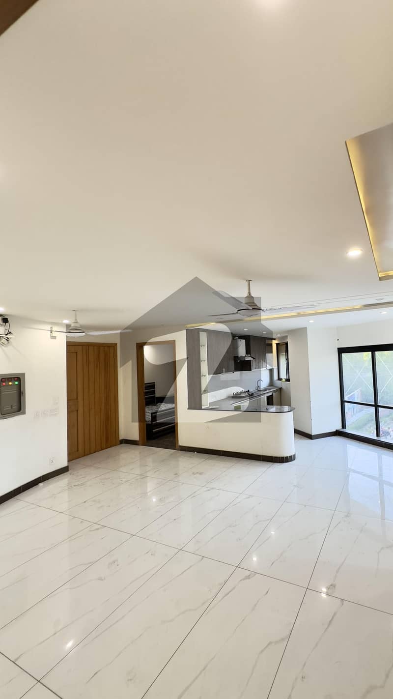 3 BEDS LUXURY APARTMENT 3 BEDS LUXURY APARTMENT