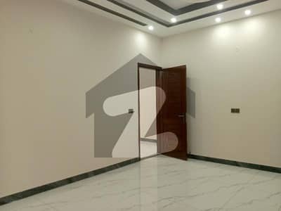 سکیم 33 کراچی میں 4 کمروں کا 5 مرلہ مکان 2.7 کروڑ میں برائے فروخت۔