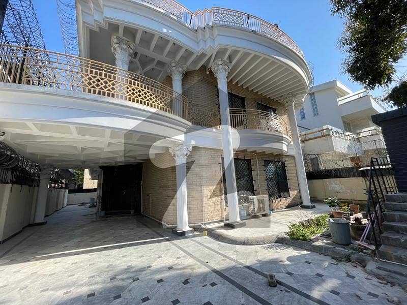 GOOD LOCATION HOUSE FOR SALE GOOD LOCATION HOUSE FOR SALE