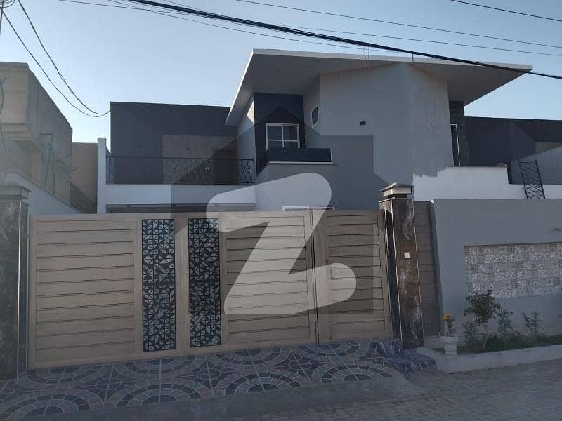شالیمار کالونی ملتان میں 5 کمروں کا 12 مرلہ مکان 3.25 کروڑ میں برائے فروخت۔ شالیمار کالونی ملتان میں 5 کمروں کا 12 مرلہ مکان 3.25 کروڑ میں برائے فروخت۔
