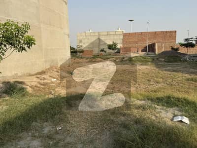 کینال ایونیو - بلاک بی کینال ایونیو,لوئر کینال روڈ,فیصل آباد میں 5 مرلہ رہائشی پلاٹ 50.0 لاکھ میں برائے فروخت۔ کینال ایونیو - بلاک بی کینال ایونیو,لوئر کینال روڈ,فیصل آباد میں 5 مرلہ رہائشی پلاٹ 50.0 لاکھ میں برائے فروخت۔