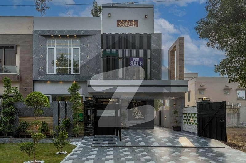 10 Marla luxury and modern house for sale 10 Marla luxury and modern house for sale
