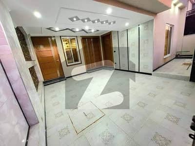 بحریہ ٹاؤن فیز 8 بحریہ ٹاؤن راولپنڈی,راولپنڈی میں 5 کمروں کا 7 مرلہ مکان 95.0 ہزار میں کرایہ پر دستیاب ہے۔