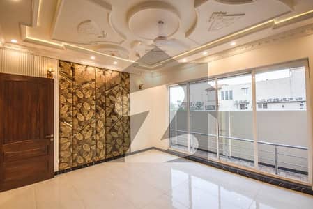 2 Kanal Double-Storey House for Rent Garden Town, Lahore Ideal for: Corporate Offices | Residential Use | Guest House | Institutes Monthly Rent: PKR 5,00,000