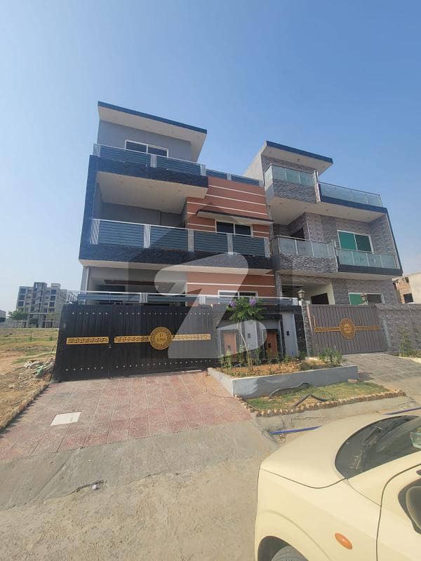 Very LOW PRICE in TOWN modern construction Very LOW PRICE in TOWN modern construction