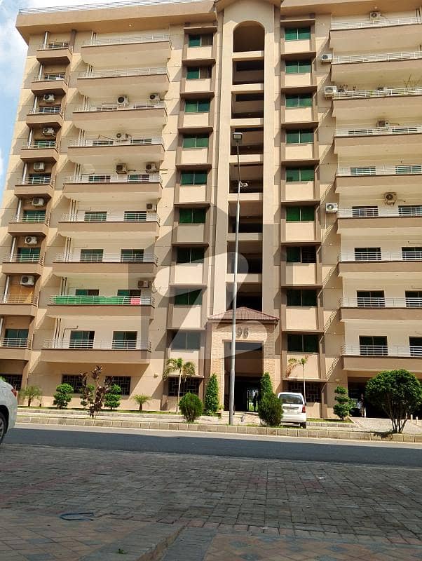 10 MARLA 3 BEDROOM APARTMENT AVAILABLE FOR RENT 10 MARLA 3 BEDROOM APARTMENT AVAILABLE FOR RENT