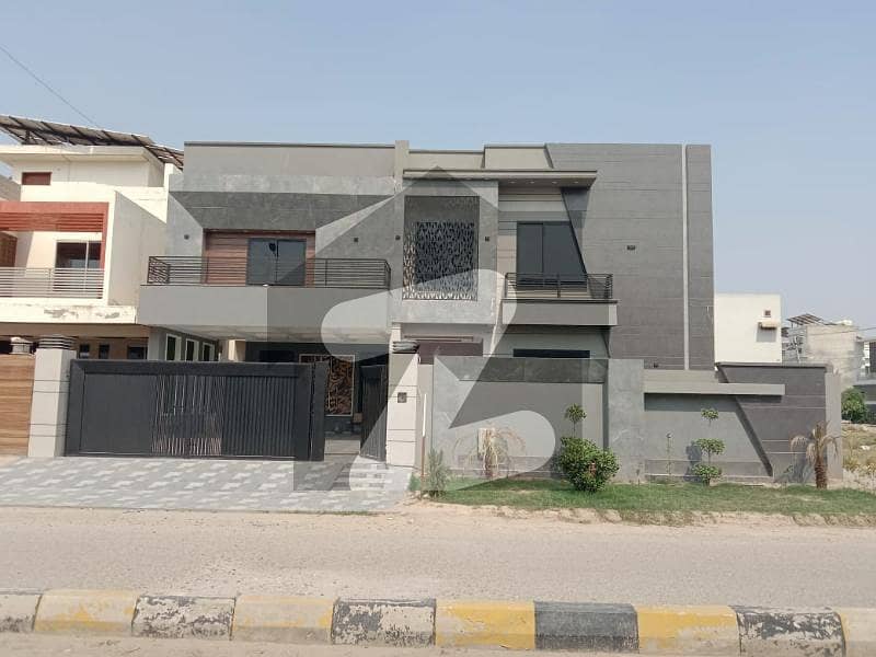 واپڈا ٹاؤن فیز 2 واپڈا ٹاؤن,ملتان میں 6 کمروں کا 1 کنال مکان 6.5 کروڑ میں برائے فروخت۔ واپڈا ٹاؤن فیز 2 واپڈا ٹاؤن,ملتان میں 6 کمروں کا 1 کنال مکان 6.5 کروڑ میں برائے فروخت۔