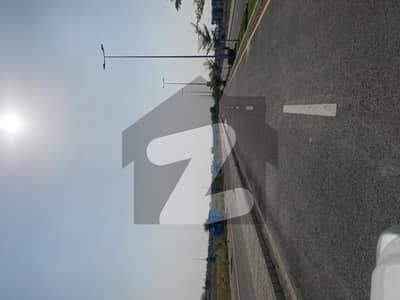 ڈی ایچ اے 11 رہبر فیز 4 ۔ بلاک آر ڈی ایچ اے 11 رہبر فیز 4,ڈی ایچ اے 11 رہبر,لاہور میں 5 مرلہ رہائشی پلاٹ 65.0 لاکھ میں برائے فروخت۔