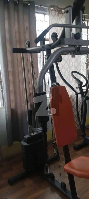 طارق روڈ کراچی میں 3 کنال علاوہ 1.0 لاکھ میں کرایہ پر دستیاب ہے۔ طارق روڈ کراچی میں 3 کنال علاوہ 1.0 لاکھ میں کرایہ پر دستیاب ہے۔