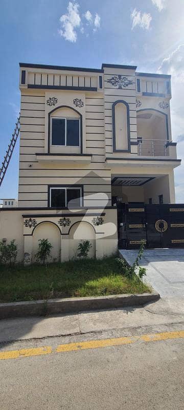 5 MARLA HOUSE FOR SALE - PRIME LOCATION 5 MARLA HOUSE FOR SALE - PRIME LOCATION