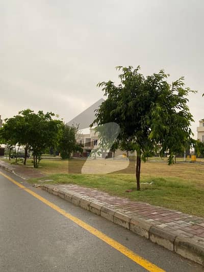 بحریہ ٹاؤن فیز 8 ۔ بلاک ایم بحریہ ٹاؤن فیز 8,بحریہ ٹاؤن راولپنڈی,راولپنڈی میں 5 مرلہ رہائشی پلاٹ 62.0 لاکھ میں برائے فروخت۔