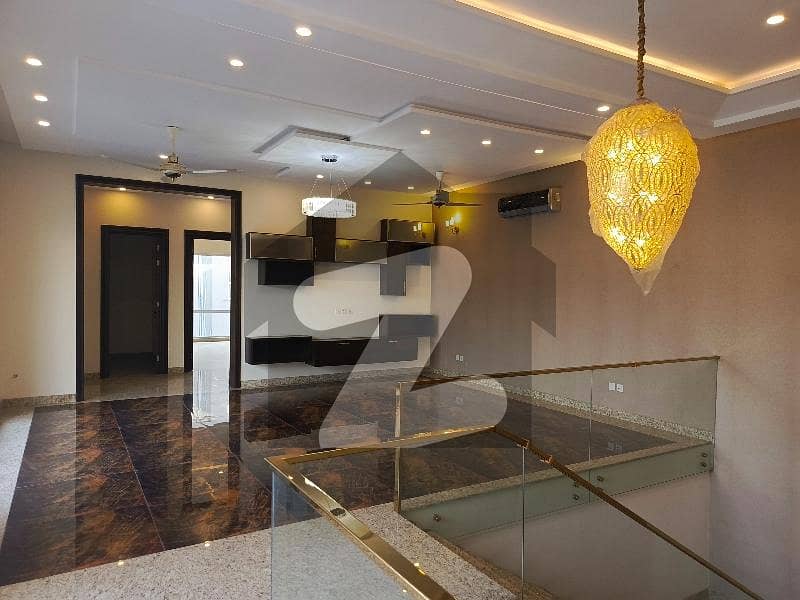 Well Maintained House For SALE Well Maintained House For SALE
