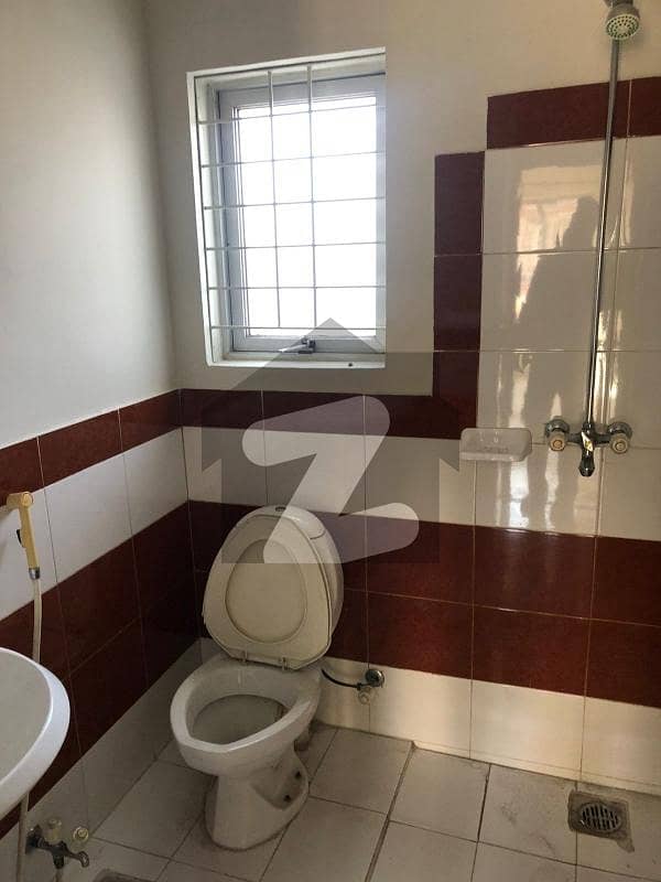 7marla racing park location house for rent 7marla racing park location house for rent