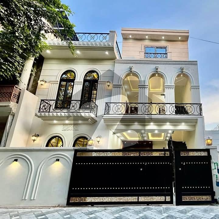 جی ۔ 11 اسلام آباد میں 5 کمروں کا 5 مرلہ مکان 5.6 کروڑ میں برائے فروخت۔ جی ۔ 11 اسلام آباد میں 5 کمروں کا 5 مرلہ مکان 5.6 کروڑ میں برائے فروخت۔