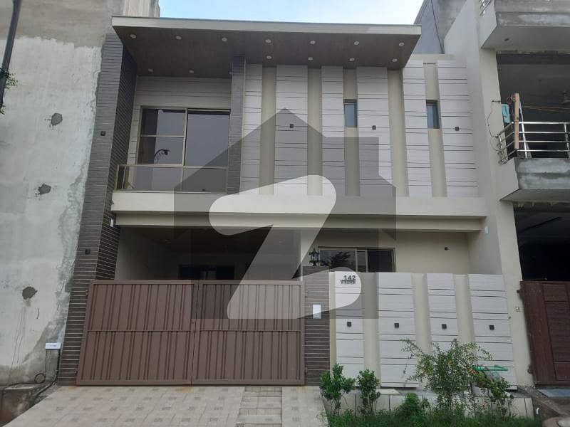 ایڈن ایگزیکیٹو ایڈن گارڈنز,فیصل آباد میں 5 مرلہ مکان 2.25 کروڑ میں برائے فروخت۔ ایڈن ایگزیکیٹو ایڈن گارڈنز,فیصل آباد میں 5 مرلہ مکان 2.25 کروڑ میں برائے فروخت۔