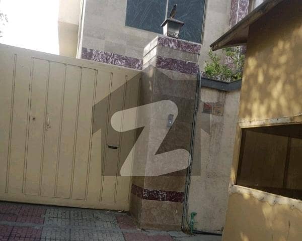 Affordable Upper Portion Available For rent In F-7 Affordable Upper Portion Available For rent In F-7